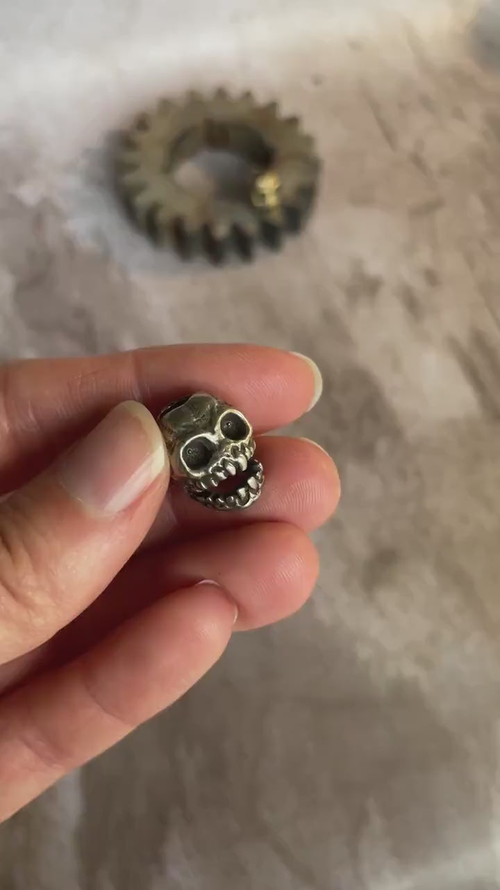 Shrunken Scull EDC Knife Paracord Bead | Brass Bead | EDC Gear | Everyday Carry  Hank Bead | Large Hole Bead | Steam Punk Gold Silver Horror