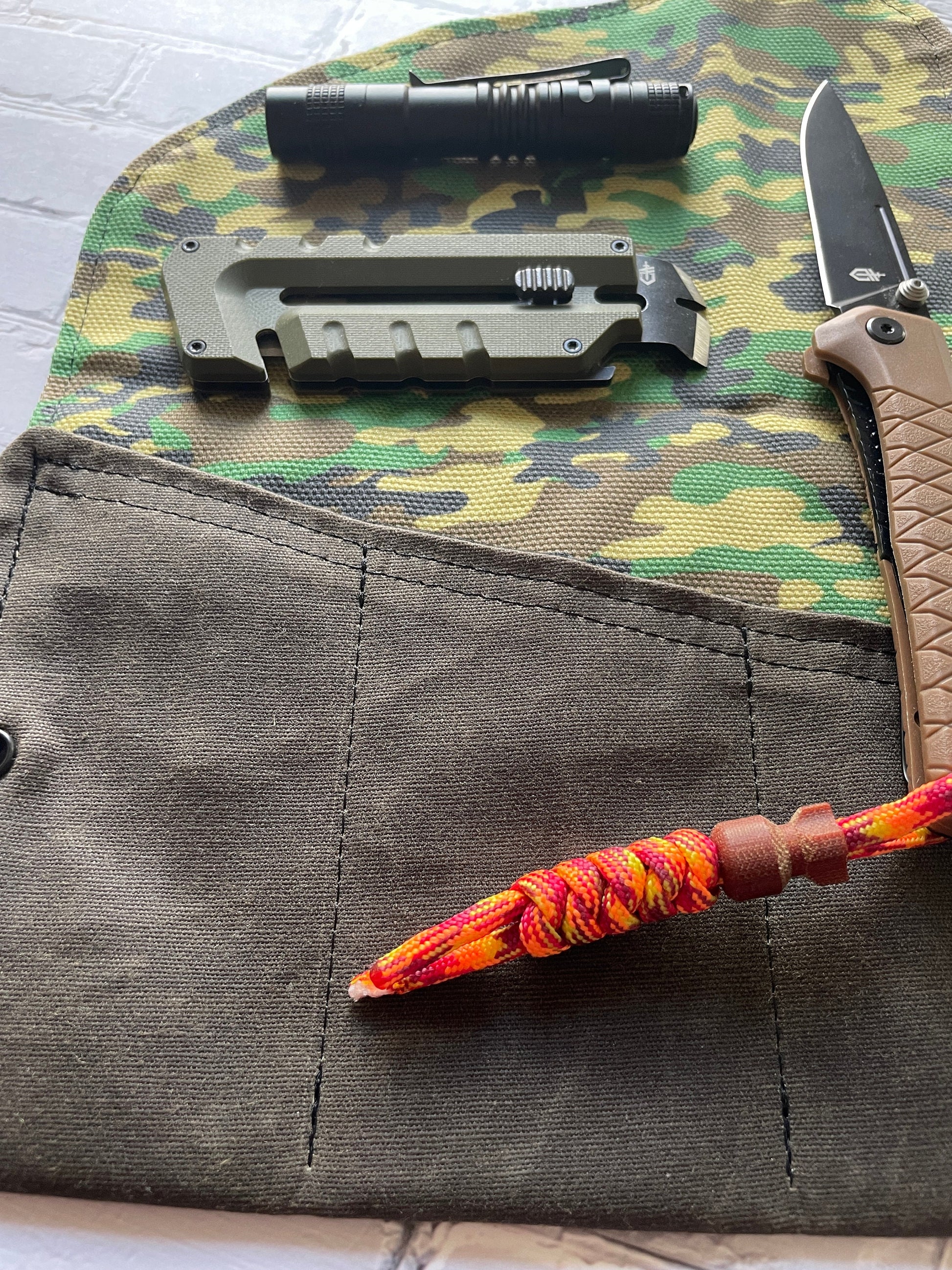 EDC Tool Roll | Waxed Canvas Tool Pouch | Every Day Carry Gear Bag | Pocket Organizer | Knife Roll | Pocket Dump Display Hank | Green Camo