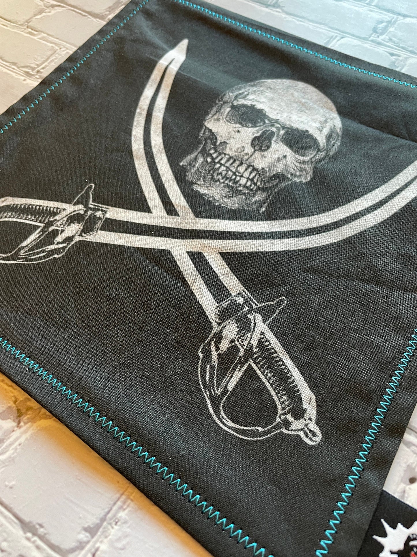 EDC Hank | Handkerchief for Every Day Carry | EDC Gear | Hank For EDC Organizer Pouch | Jolly Roger | Paracord | Pirate Scull and Crossbones