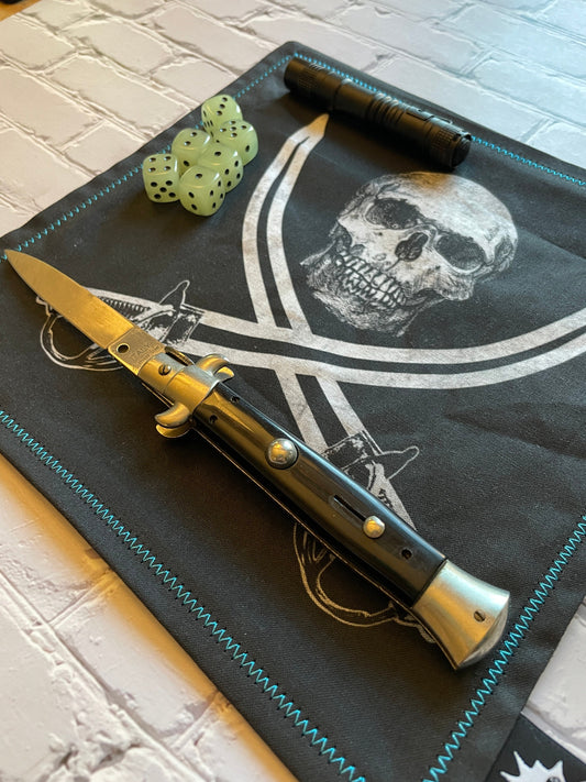 EDC Hank | Handkerchief for Every Day Carry | EDC Gear | Hank For EDC Organizer Pouch | Jolly Roger | Paracord | Pirate Scull and Crossbones