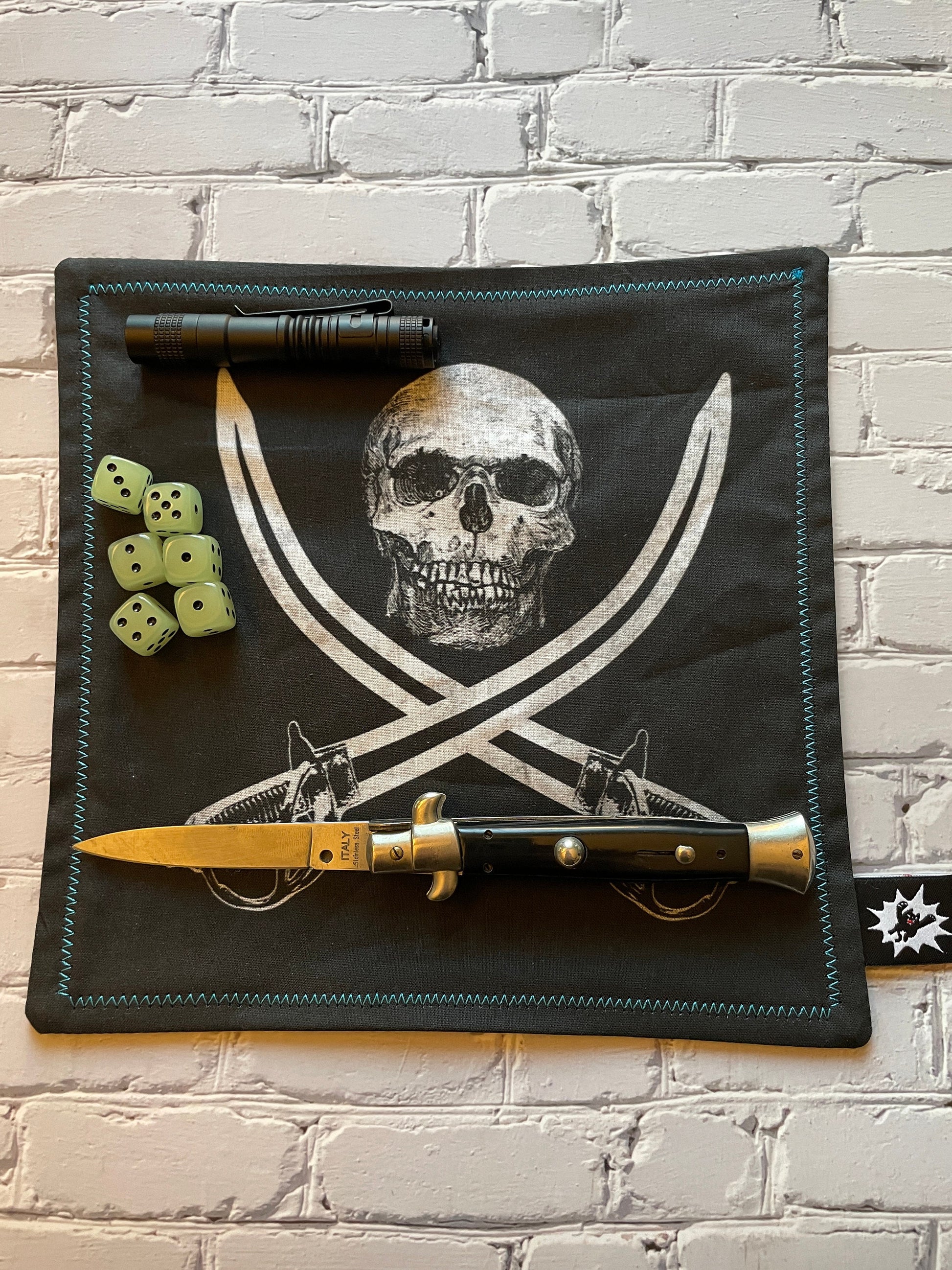 EDC Hank | Handkerchief for Every Day Carry | EDC Gear | Hank For EDC Organizer Pouch | Jolly Roger | Paracord | Pirate Scull and Crossbones