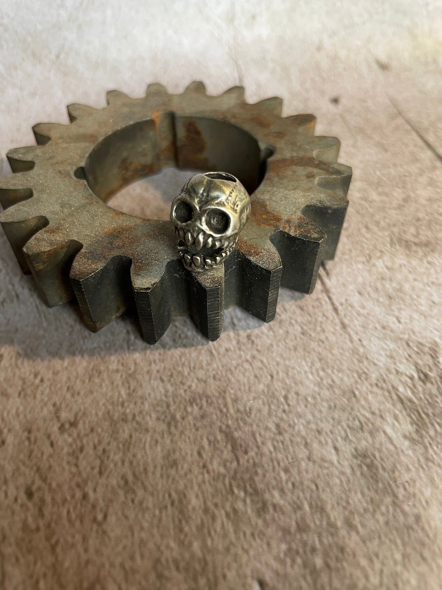 Shrunken Scull EDC Knife Paracord Bead | Brass Bead | EDC Gear | Everyday Carry  Hank Bead | Large Hole Bead | Steam Punk Gold Silver Horror