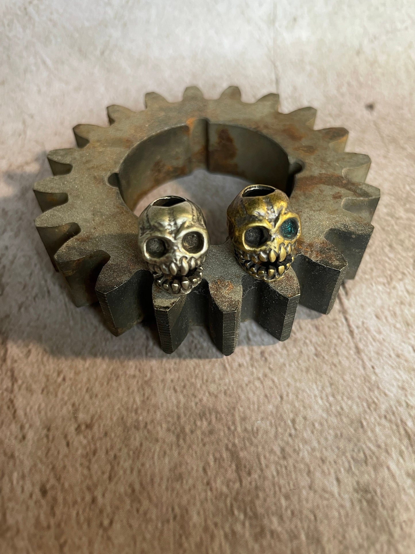 Shrunken Scull EDC Knife Paracord Bead | Brass Bead | EDC Gear | Everyday Carry  Hank Bead | Large Hole Bead | Steam Punk Gold Silver Horror